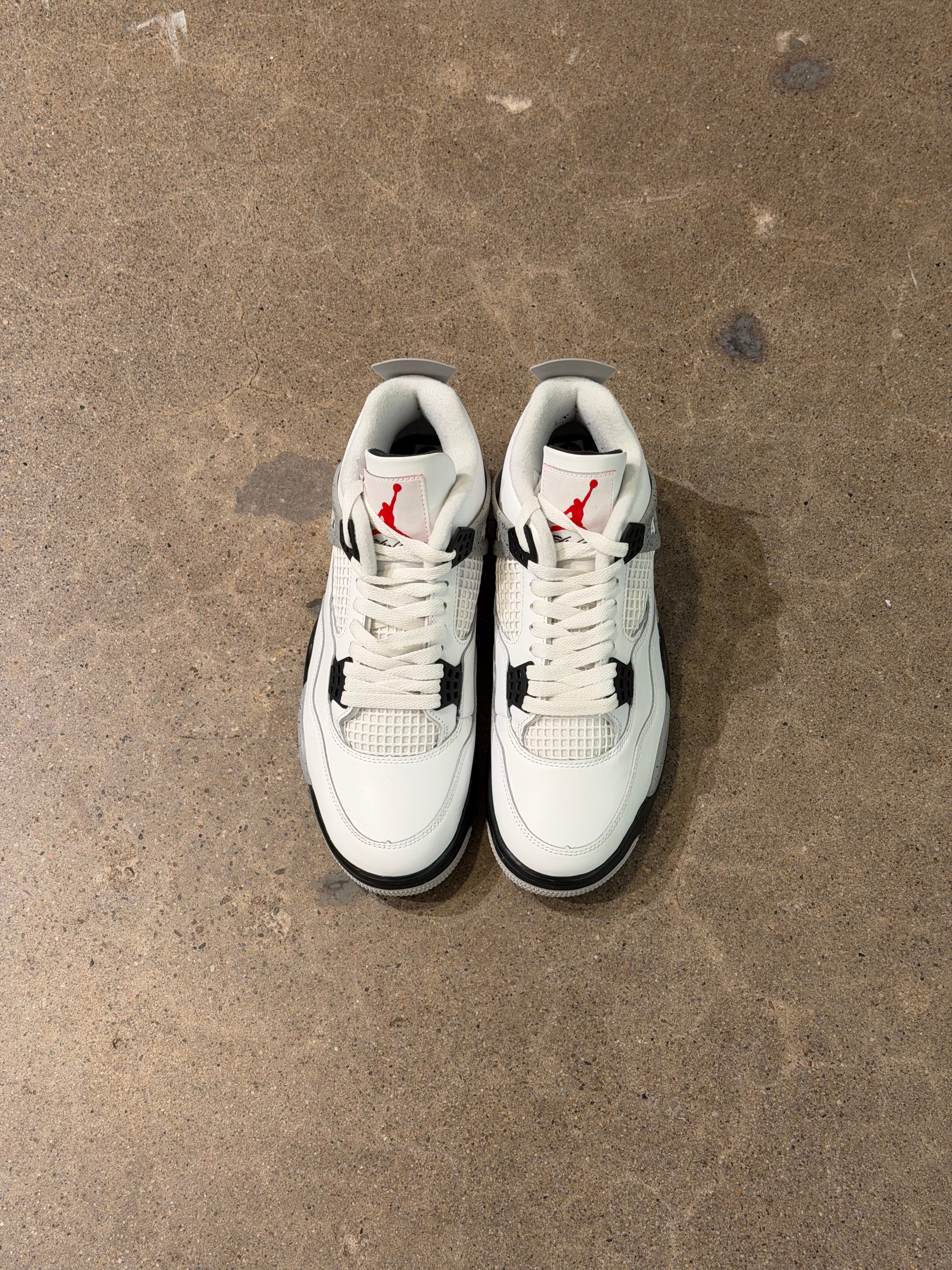 Jordan 4 Retro White Cement (2025) (Pre-Owned) sz 9