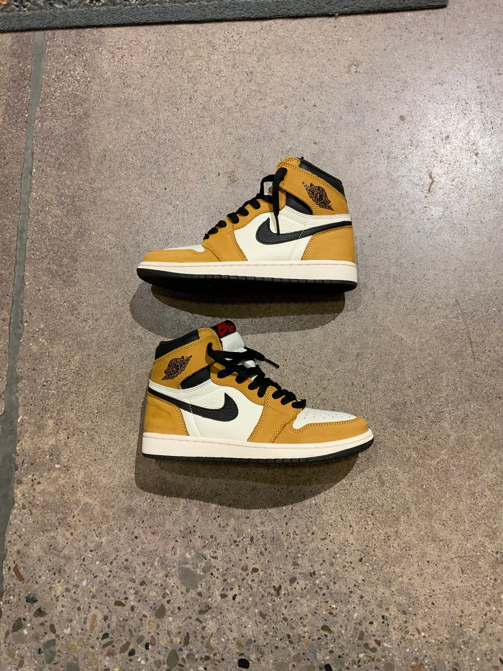 Jordan 1 Rookie of the Year (Pre-owned)