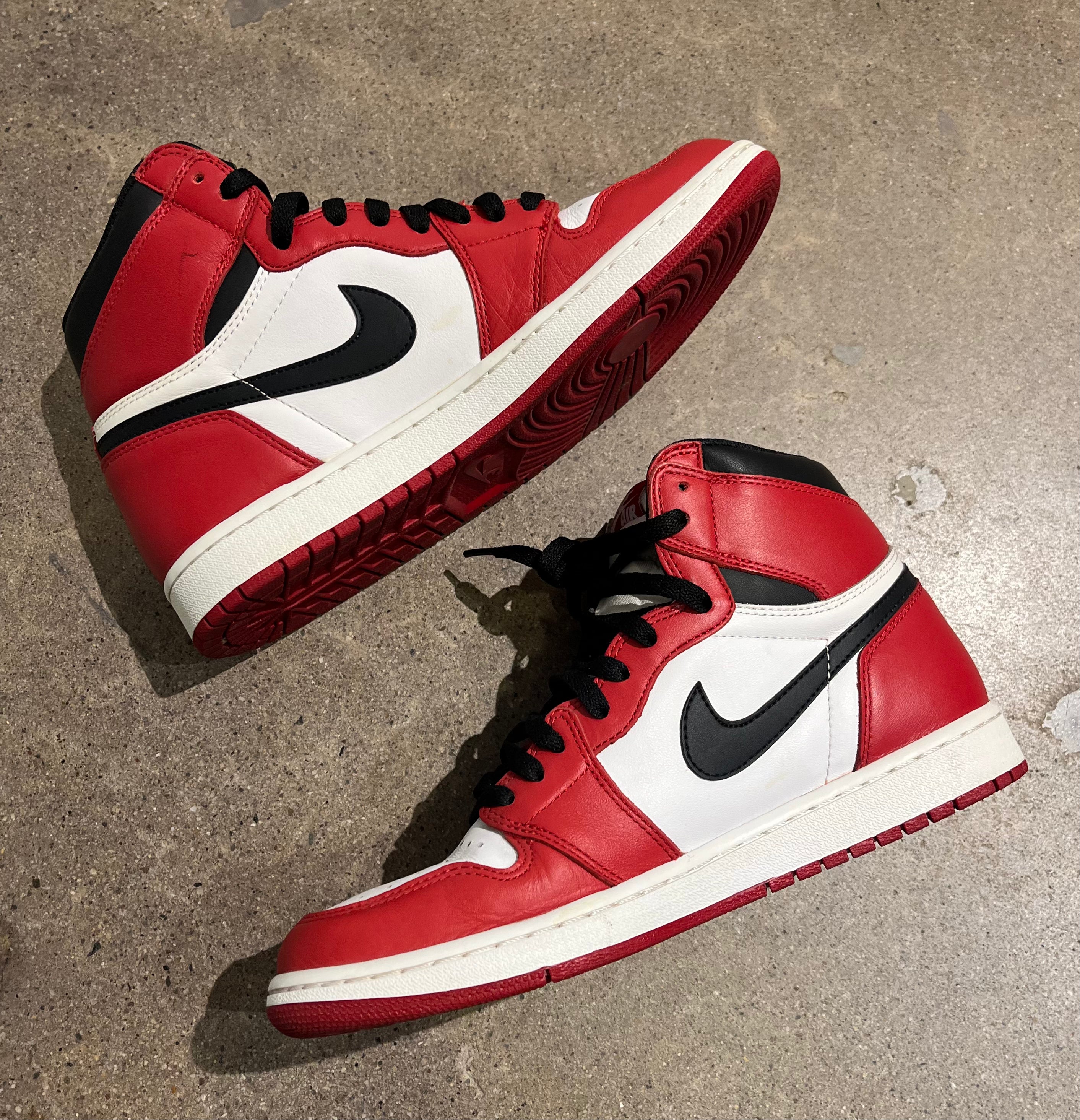 Jordan 1 Retro Chicago (2015) (Pre-Owned) Sz 10