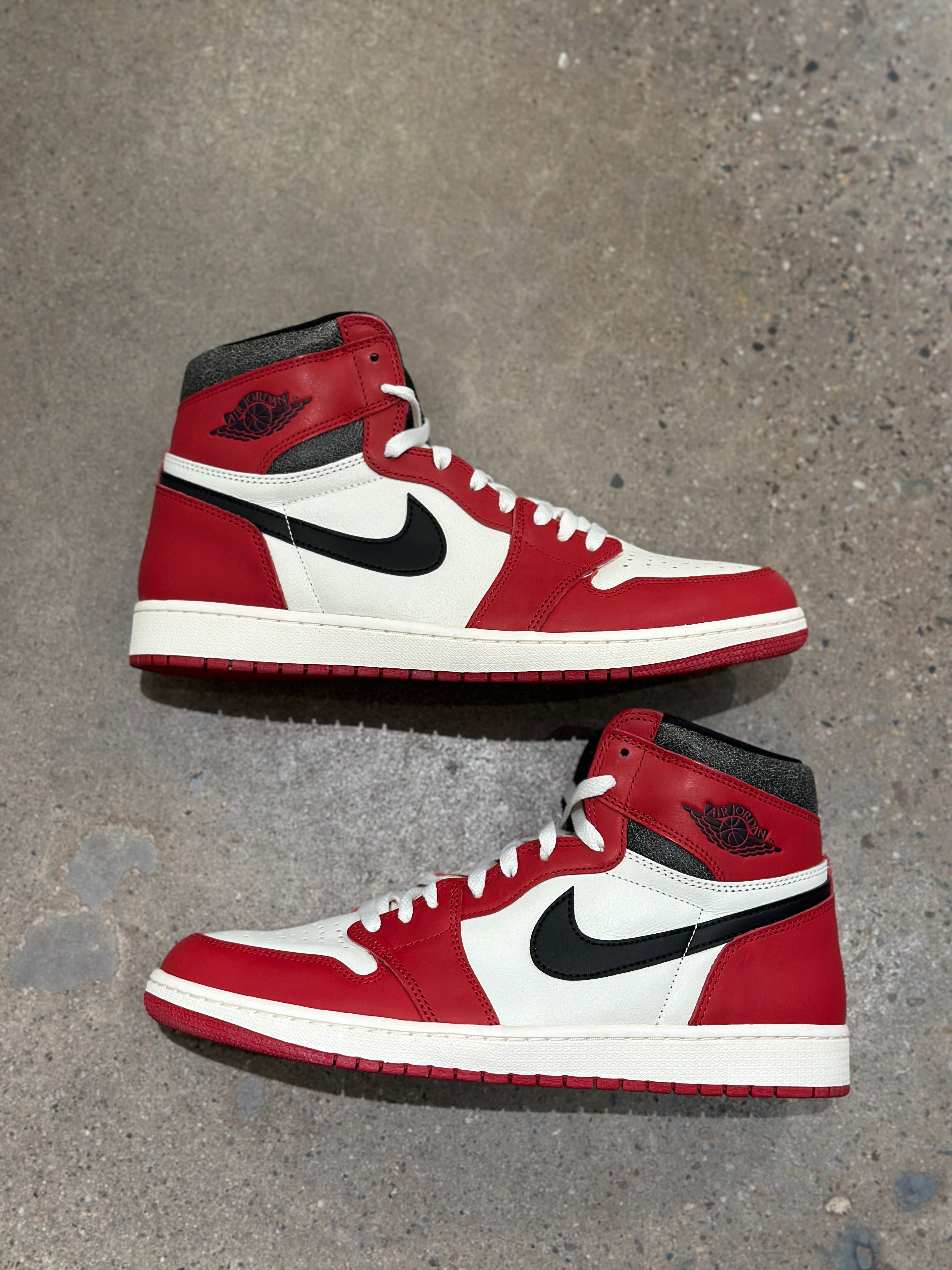 Air Jordan 1 High OG "Chicago Lost and Found" (Pre-Owned) SZ 13