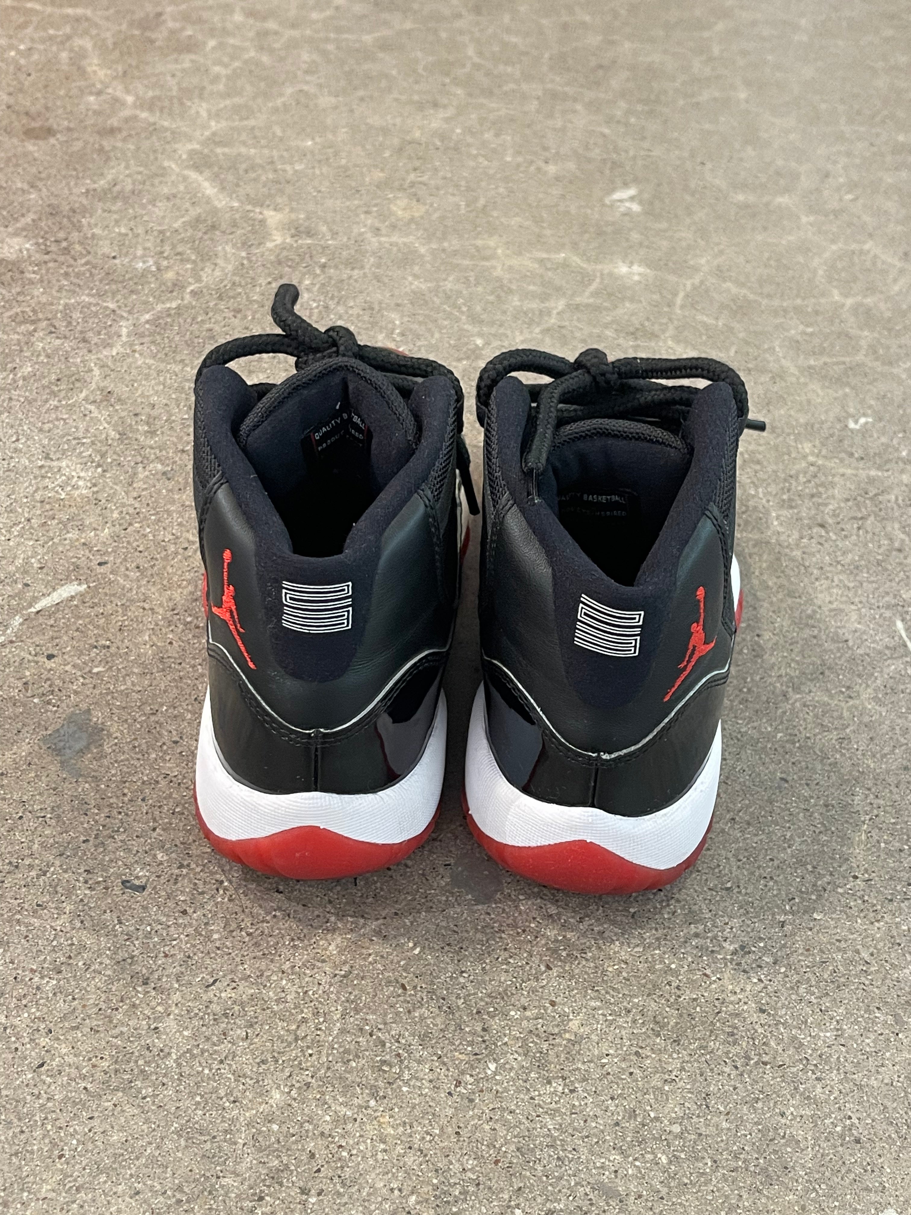 Jordan 11 Retro Playoffs Bred (2019) (Pre-Owned) sz 5.5 "Replacement Box"