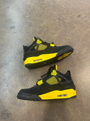 Jordan 4 Retro Thunder (2023) (Pre-Owned)