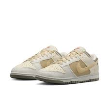 Nike Dunk Low Light Bone Dark Stucco (W)