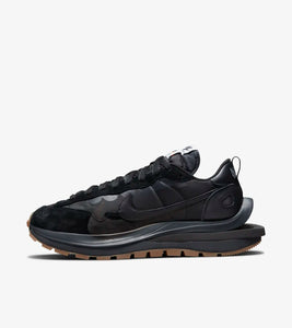 Nike Vaporwaffle sacai Black Gum