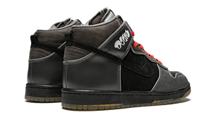 Nike Dunk SB "MF Doom"