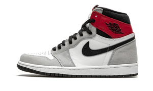 Air Jordan 1 Retro "Light Smoke Grey"